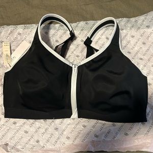 Victoria’s Secret 34 DD bra NWT zip front, front closure.
